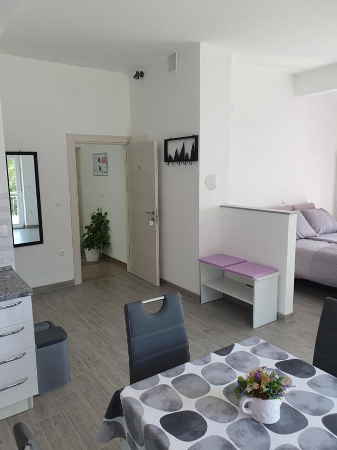 Studio Apartman Rubinic Ловран Екстериор снимка